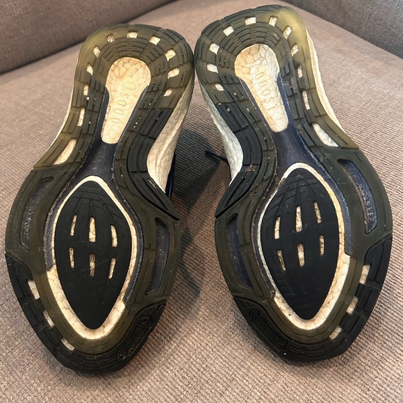 Adidas Women's Ultraboost 22 Running Shoe - Picture 7 of 9